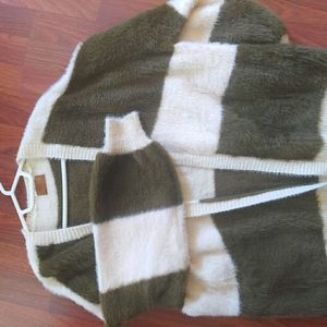 POL Green and white cardigan sweater sz Med